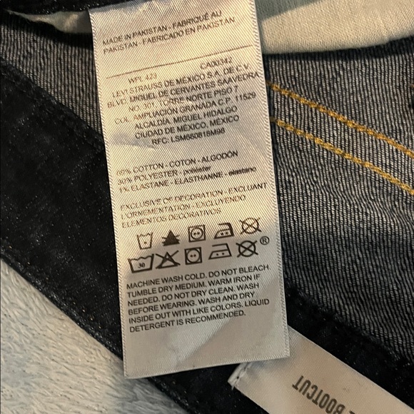 Women’s Levi's Signature Dark Blue Bootcut Jeans Mid Rise W34 L32 - Picture 5 of 8